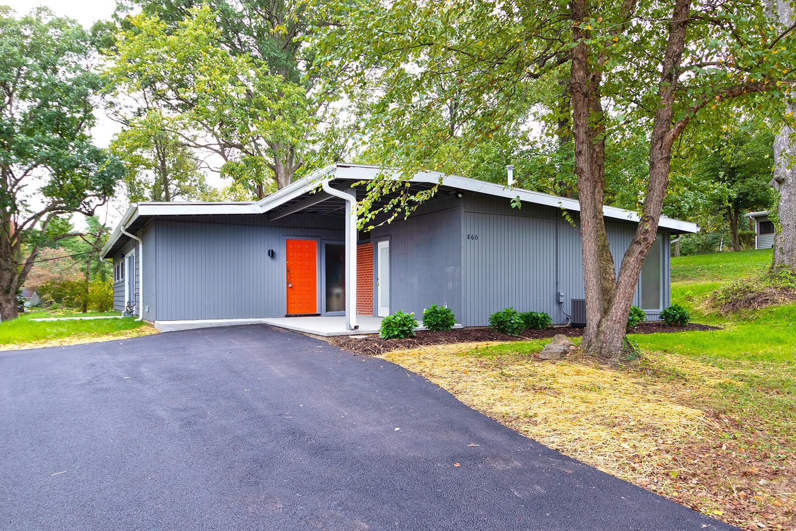 860 Culloden Road St. Louis, MO 63122 - Photo 1 of 39