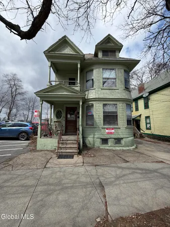 $389,900 | 318 Georgetta Dix Plaza, Schenectady, NY 12307