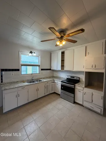 $389,900 | 318 Georgetta Dix Plaza, Schenectady, NY 12307