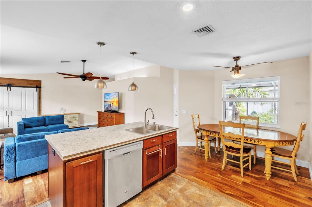 2218 Woodmere Road Venice, FL 34293 - Photo 8 of 28