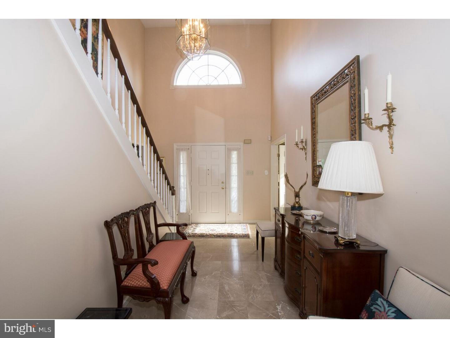 454 Inveraray Villanova, PA 19085 - Photo 3 of 25 Foyer