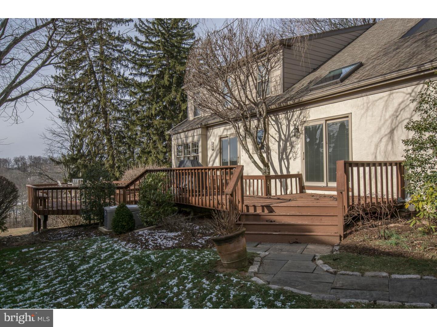 454 Inveraray Villanova, PA 19085 - Photo 23 of 25 Deck