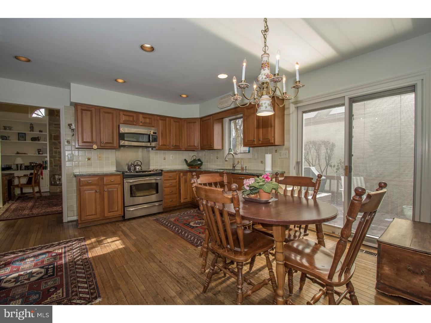 454 Inveraray Villanova, PA 19085 - Photo 8 of 25 Kitchen