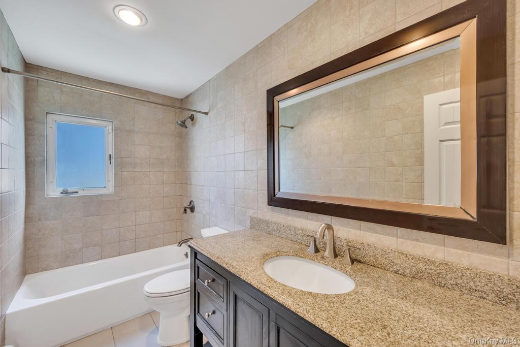 3685 Prairie Path Bethpage, NY 11714 - Photo 16 of 25