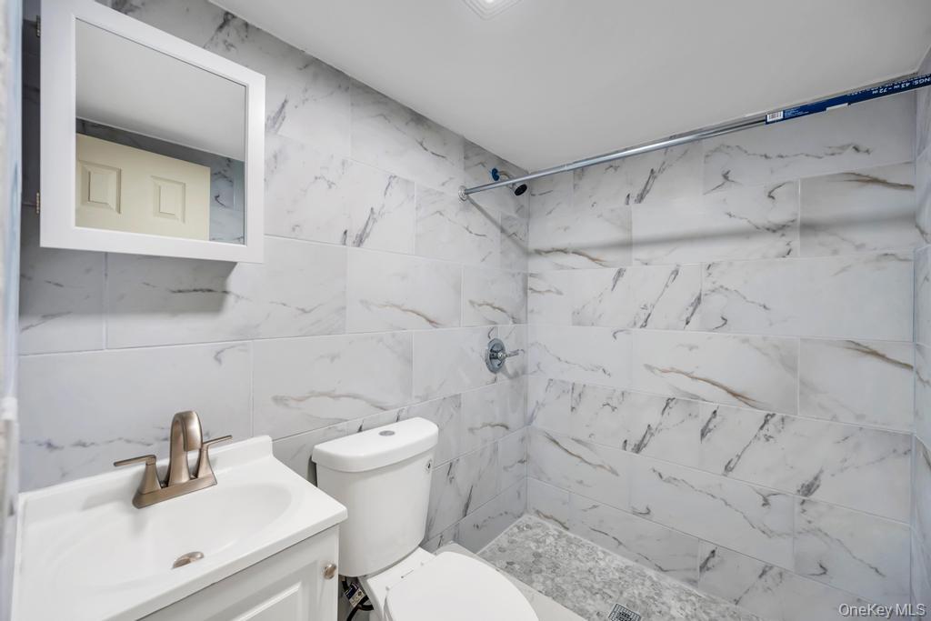 3685 Prairie Path Bethpage, NY 11714 - Photo 17 of 25