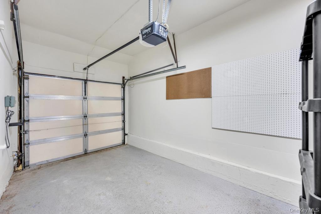 3685 Prairie Path Bethpage, NY 11714 - Photo 18 of 25