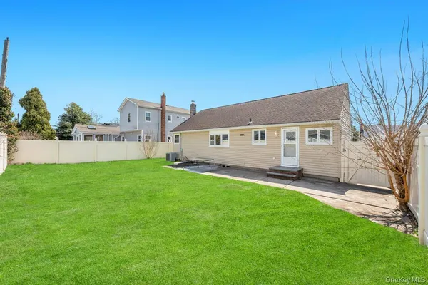 $4,950 | 3685 Prairie Path, Bethpage, NY 11714