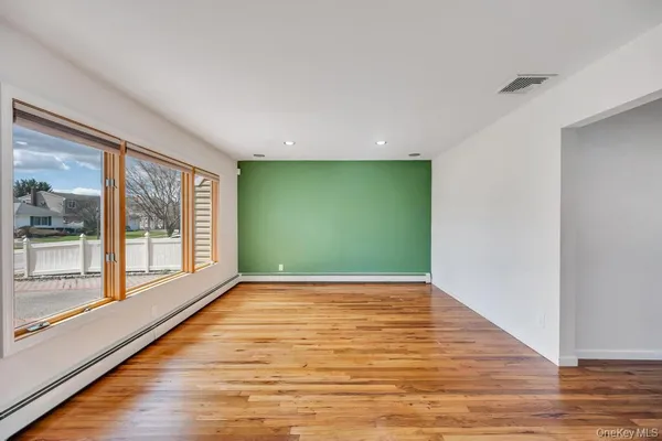 $4,950 | 3685 Prairie Path, Bethpage, NY 11714