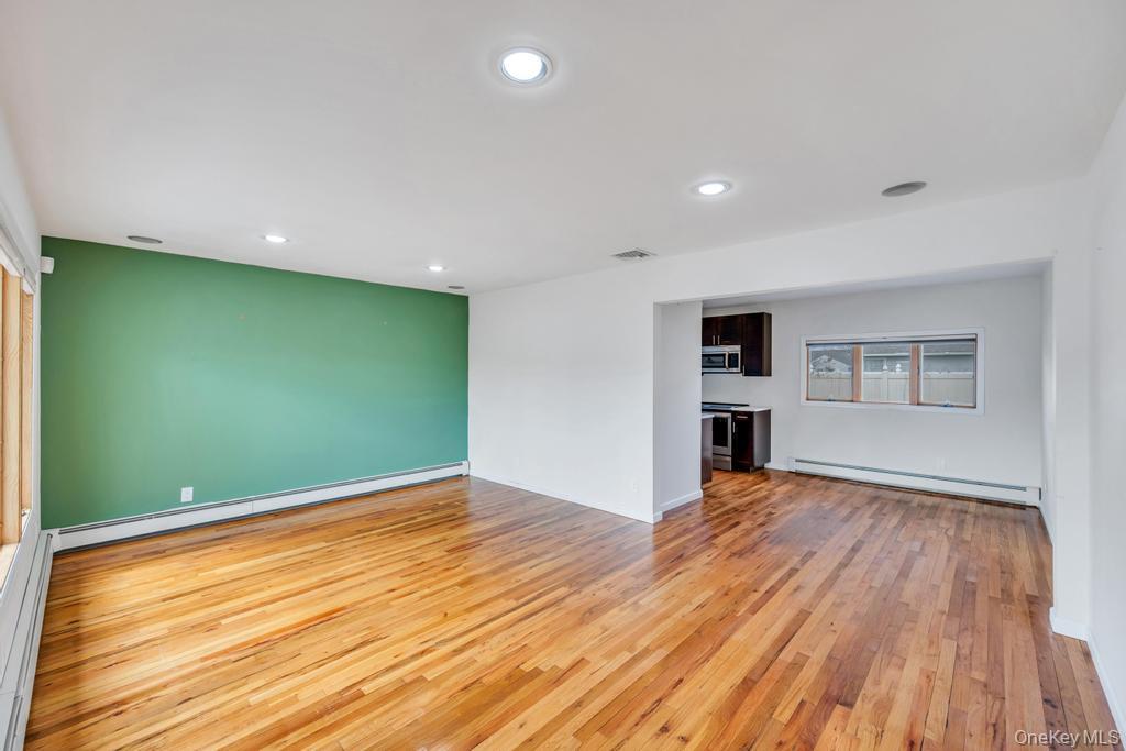 3685 Prairie Path Bethpage, NY 11714 - Photo 9 of 25