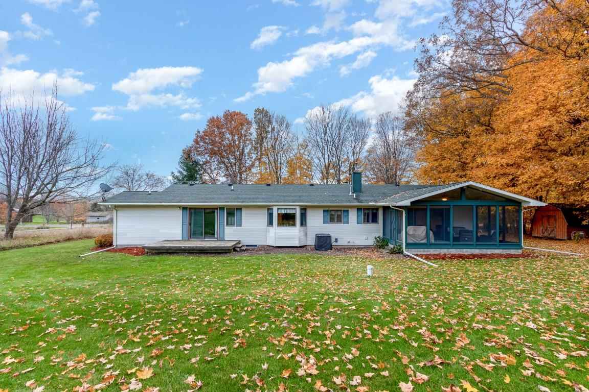 276 West Deerfield Road Mount Pleasant, MI 48858 - Photo 2 of 25 1894900-1.JPG