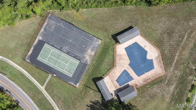 $195,000 | 5581 Baronridge Drive, Unit 5, St. Louis, MO 63129