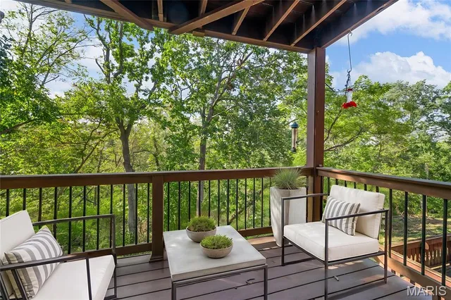 $195,000 | 5581 Baronridge Drive, Unit 5, St. Louis, MO 63129