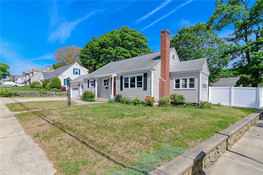 76 Crossland Road West Warwick, RI 02893 - Photo 5 of 29