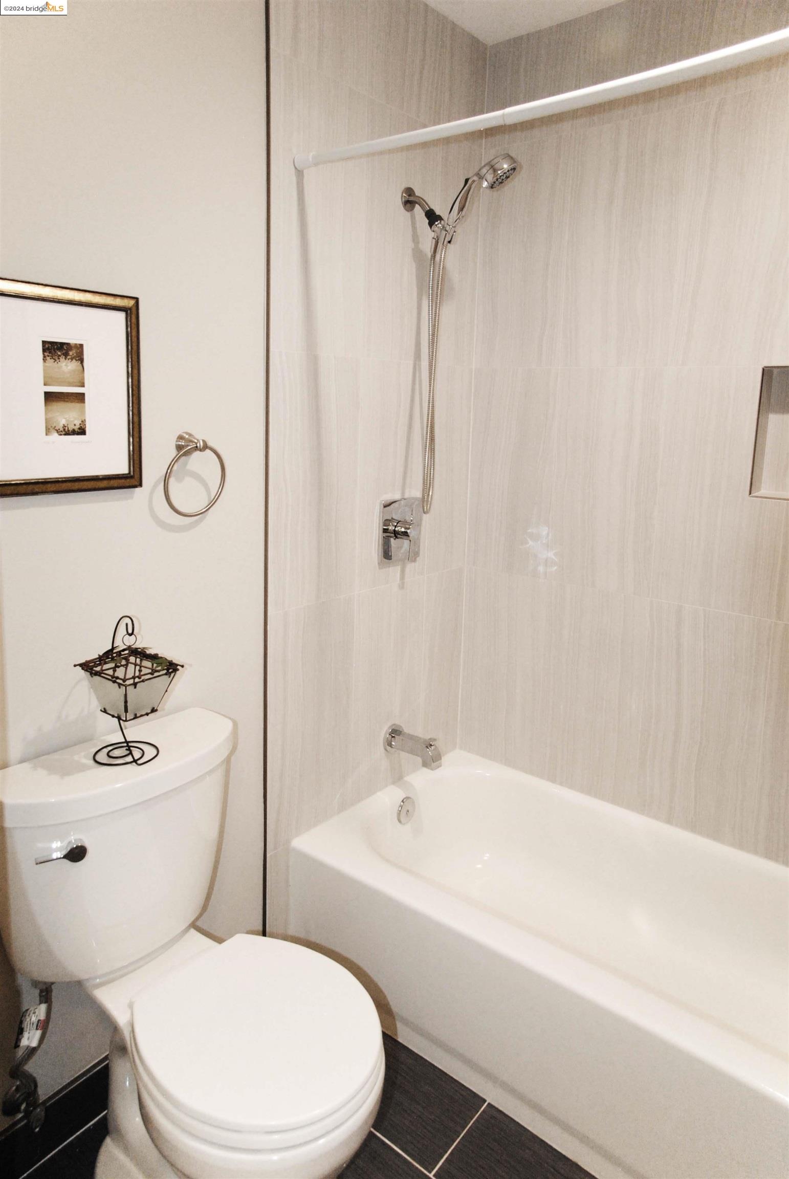 625 Madison Street, Unit 107 Oakland, CA 94607 - Photo 11 of 13