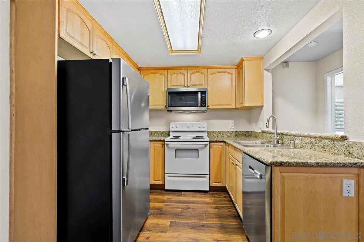 2950 Broadway, Unit 16 San Diego, CA 92102 - Photo 8 of 34