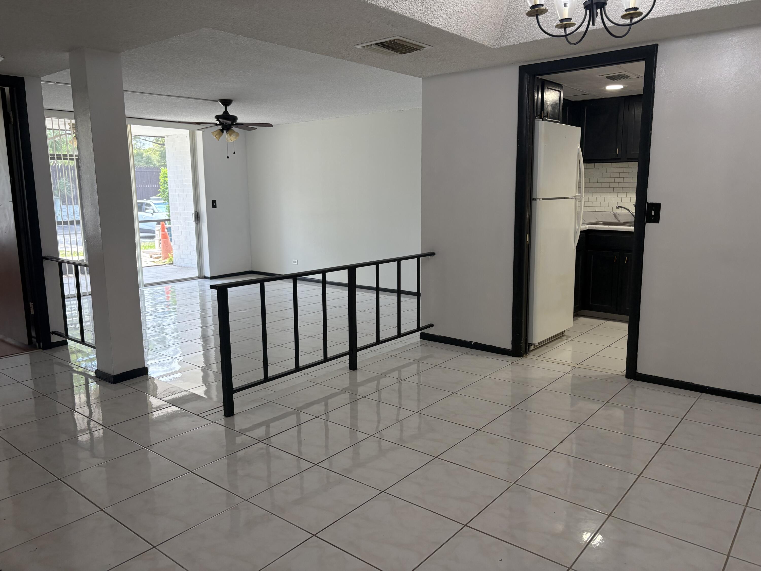 3660 Inverrary Drive, Unit 1B Lauderhill, FL 33319 - Photo 2 of 18 IMG_2530