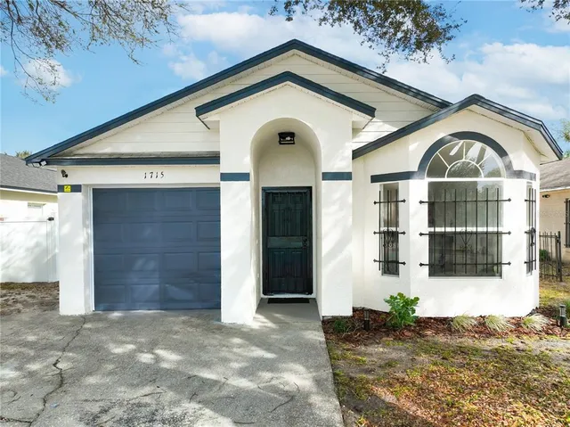 $279,900 | 1715 Pointe Ridge Court, Orlando, FL 32808