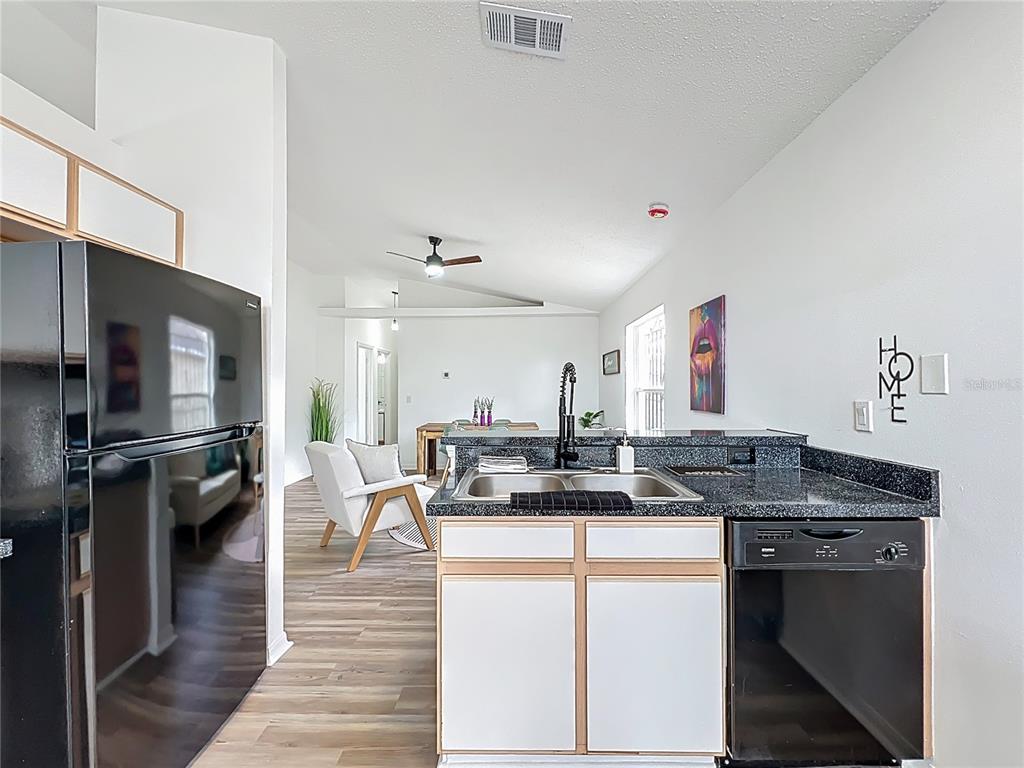 1715 Pointe Ridge Court Orlando, FL 32808 - Photo 8 of 51