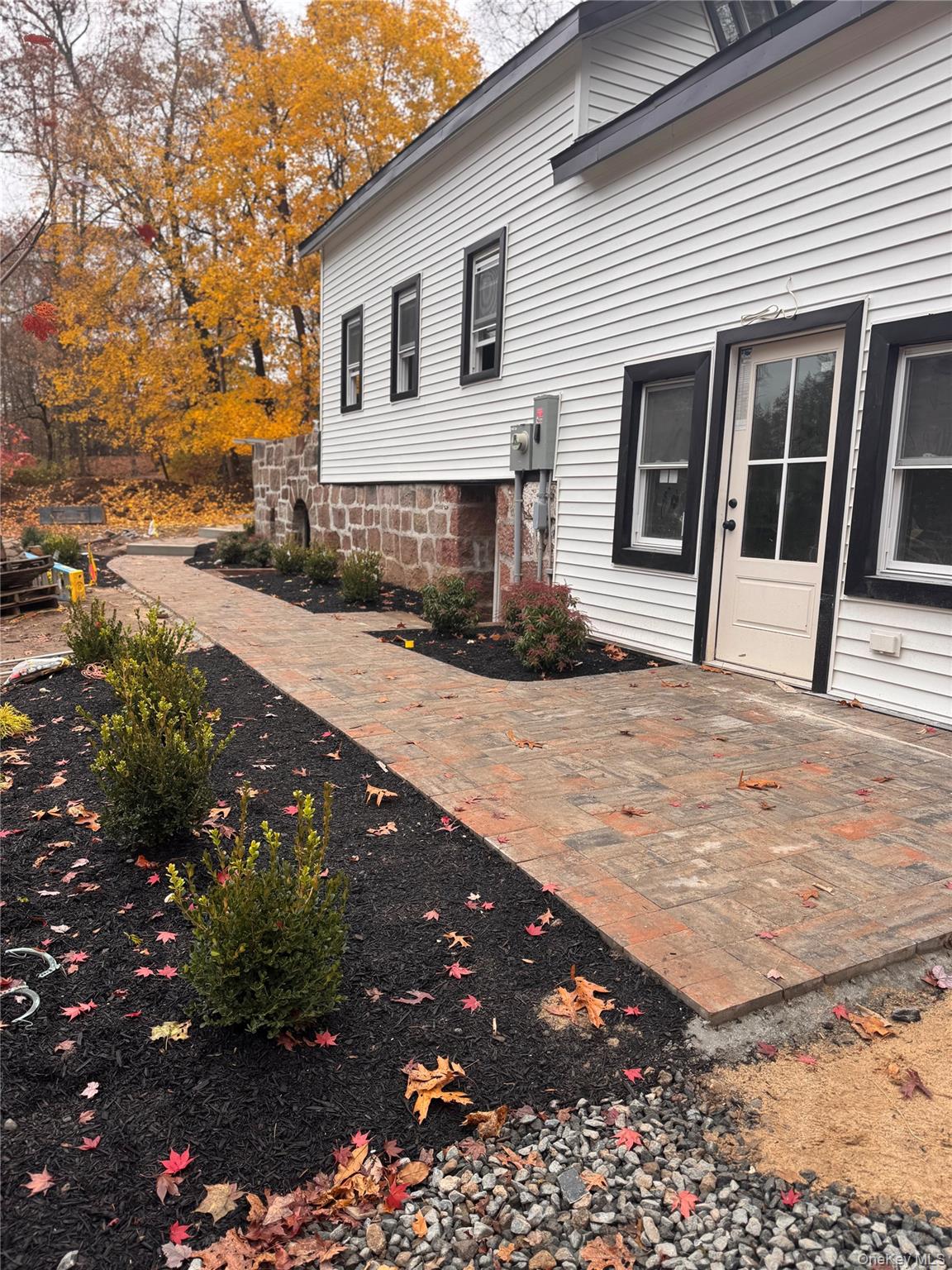 263 South Mountain Road New City, NY 10956 - Photo 2 of 33