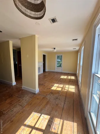 $3,400 | 744 Main Street, Unit 2, Greenport, NY 11944