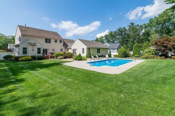 $1,150,000 | 53 Queens Circle, Raynham, MA 02767