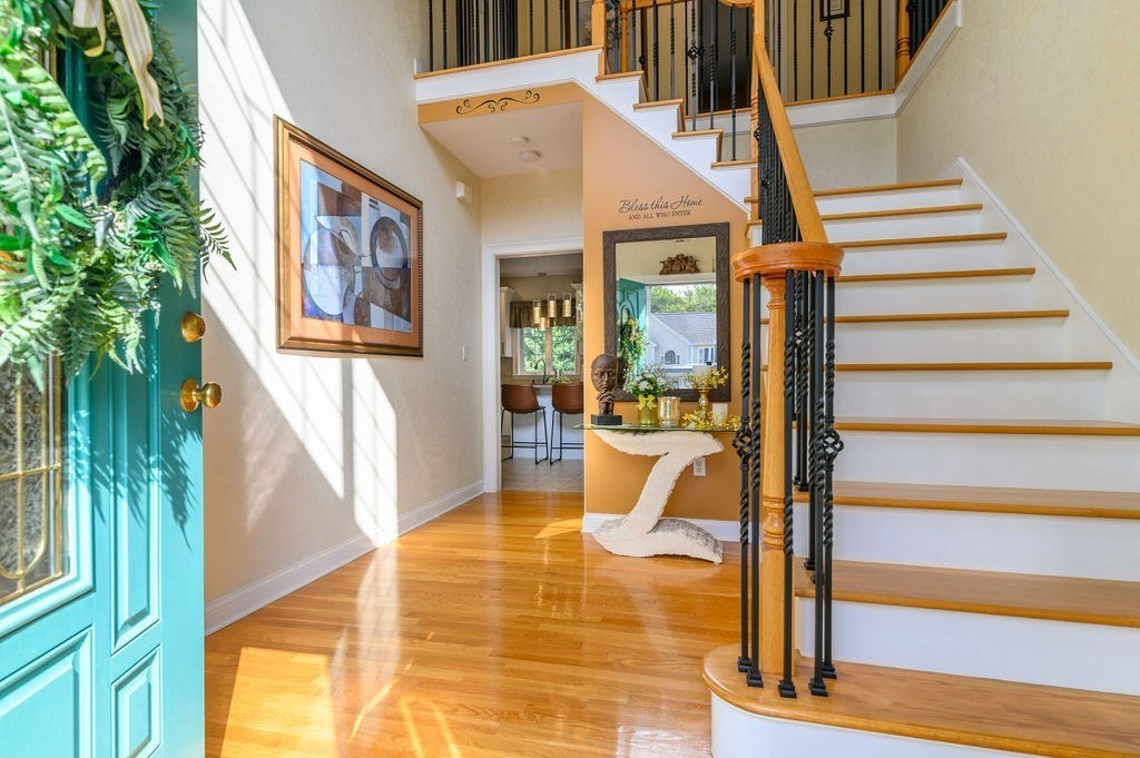 53 Queens Circle Raynham, MA 02767 - Photo 16 of 38 a view of entryway