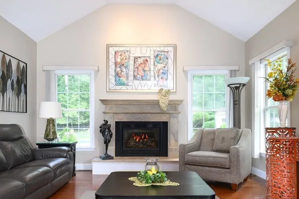 $1,150,000 | 53 Queens Circle, Raynham, MA 02767