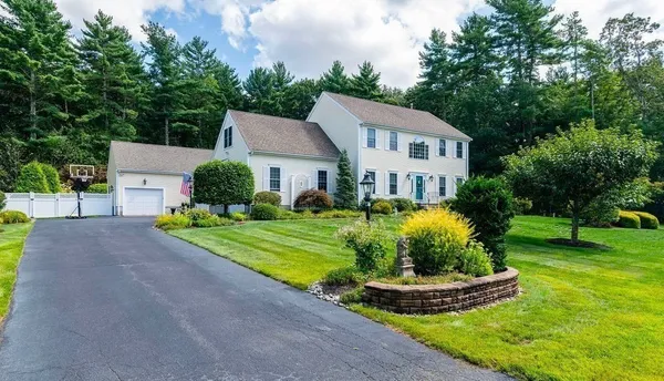 $1,150,000 | 53 Queens Circle, Raynham, MA 02767