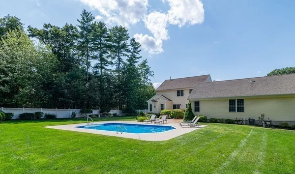 $1,150,000 | 53 Queens Circle, Raynham, MA 02767