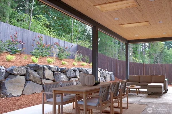 $1,595,000 | 616 Chris David Drive, Steilacoom, WA 98388