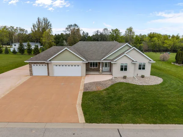 $649,900 | 5770 Natures Lane, Grand Chute, WI 54914