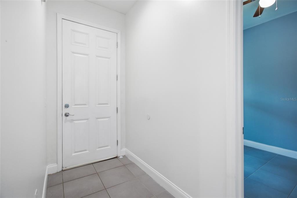 4510 Wilkinson Road Sarasota, FL 34233 - Photo 7 of 48 Gallery Image 7