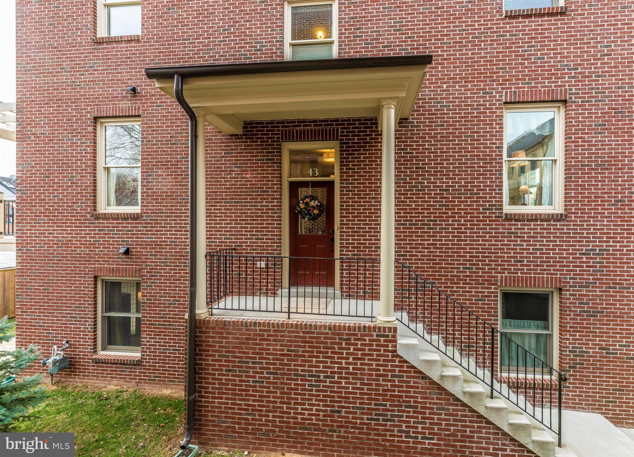 43 Maxwell Square Frederick, MD 21701 - Photo 3 of 34 Welcome inside!