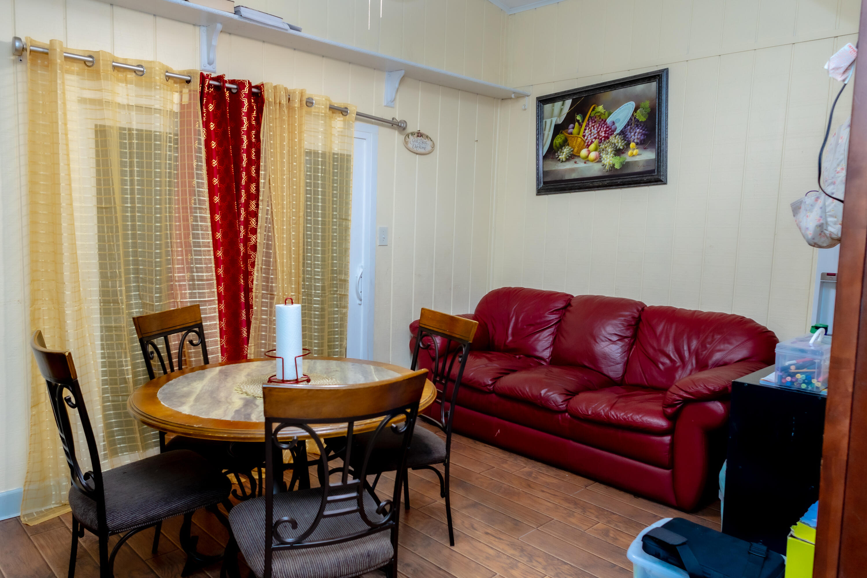 464 Emerald Cove Loop Lakeland, FL 33813 - Photo 6 of 25 a view of a livingroom with furniture and a potted plant