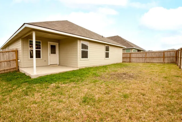$290,000 | 1022 Fannin Street, Brenham, TX 77833
