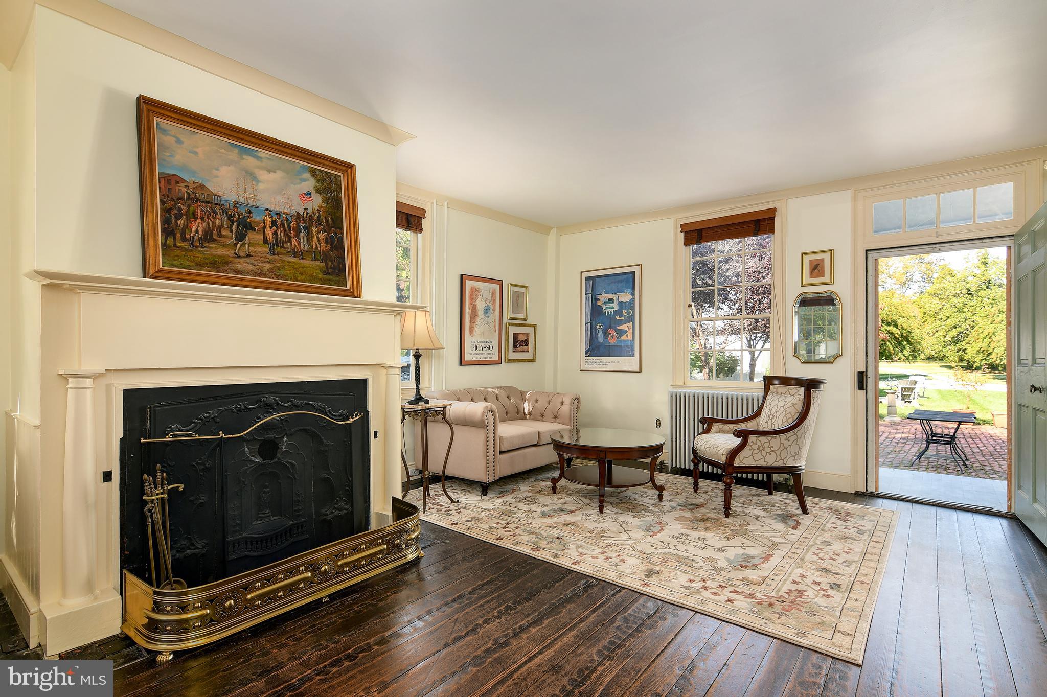 207 High Street Cambridge, MD 21613 - Photo 12 of 44 Double Living Room