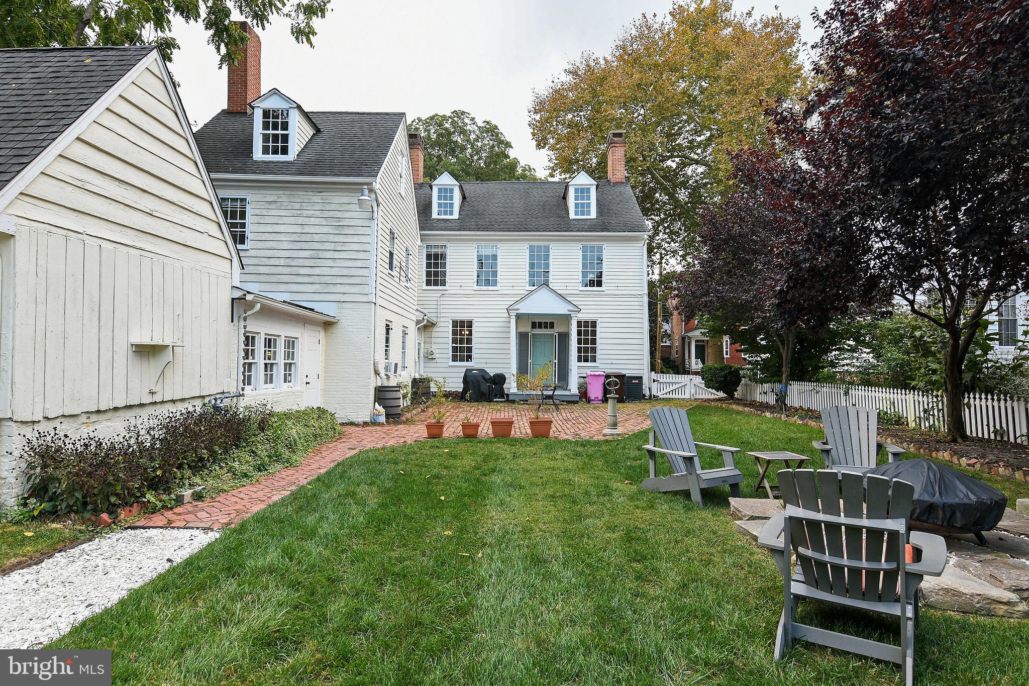 207 High Street Cambridge, MD 21613 - Photo 15 of 44 Expansive Back Garden