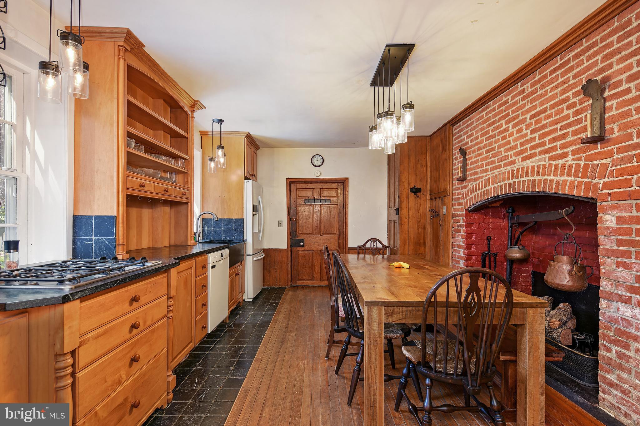 207 High Street Cambridge, MD 21613 - Photo 26 of 44 Eat in Kitchen