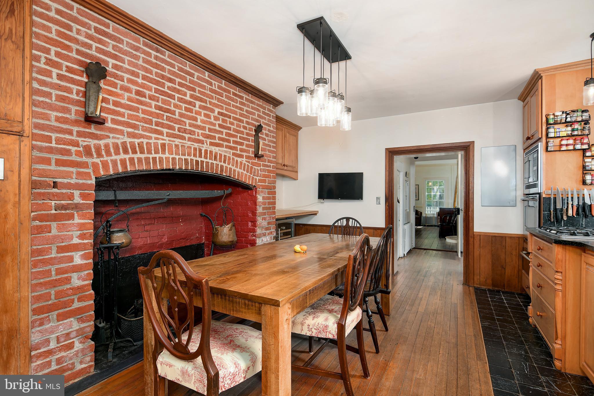 207 High Street Cambridge, MD 21613 - Photo 28 of 44 Fabulous Gas Fireplace