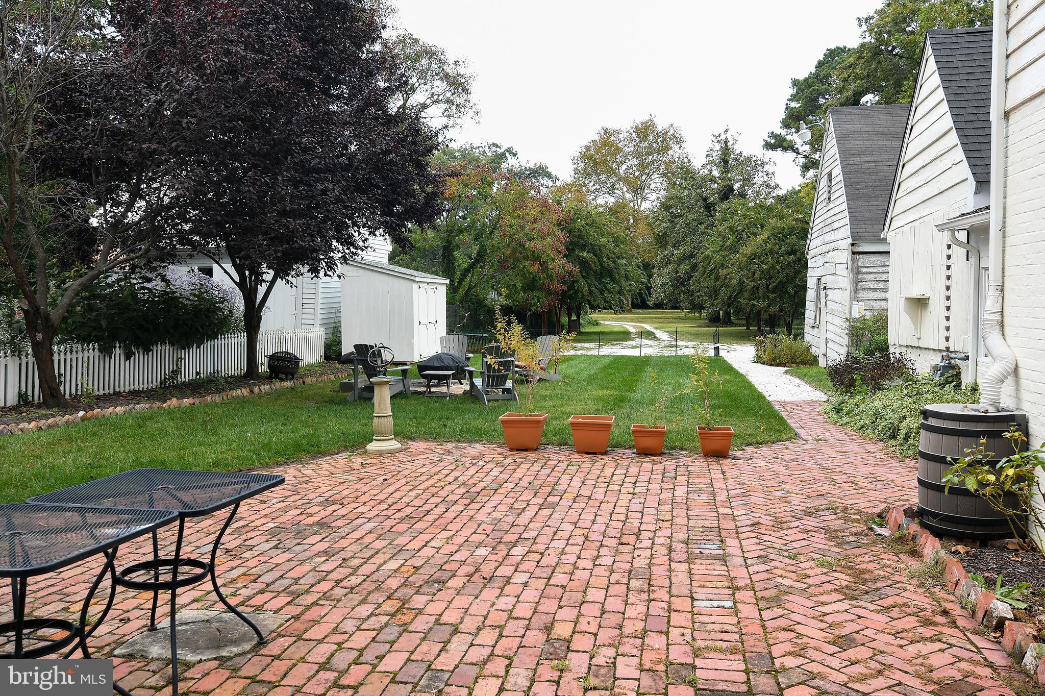 207 High Street Cambridge, MD 21613 - Photo 4 of 44 Expansive City Yard