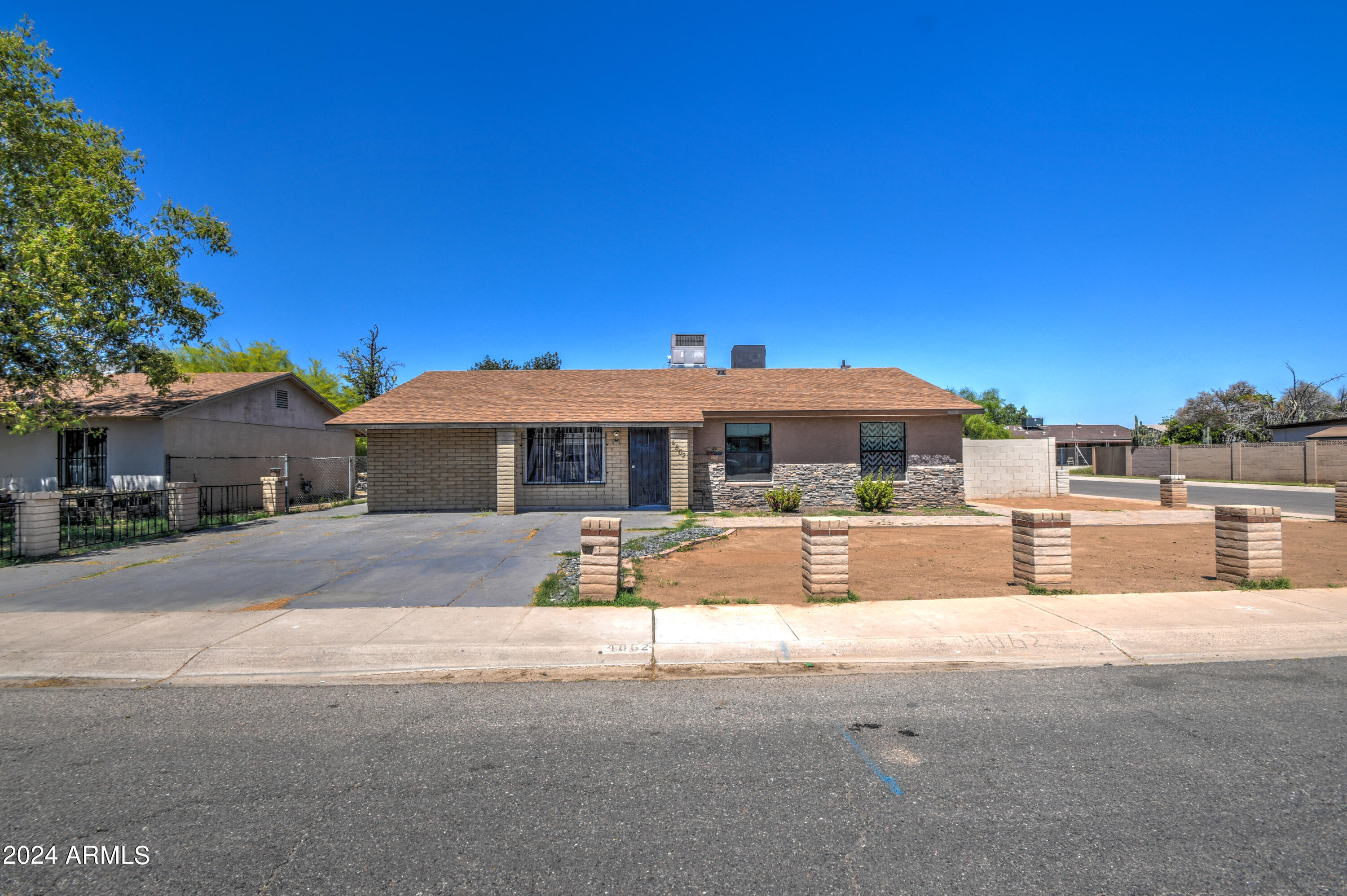 4862 West Almeria Road Phoenix, AZ 85035 - Photo 3 of 36 Front 3
