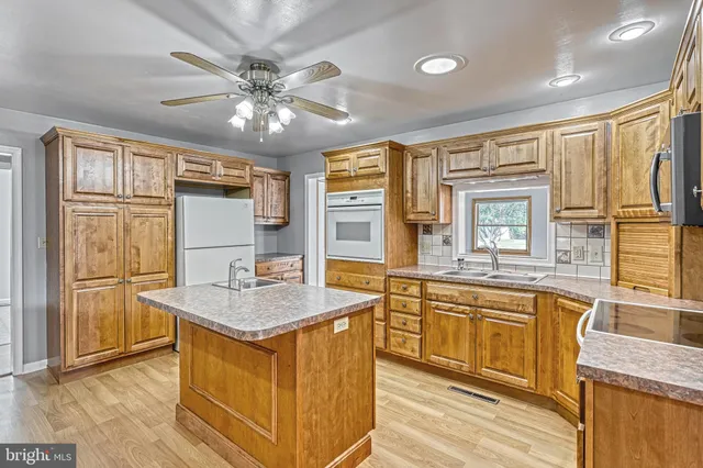 $454,999 | 305 West Shady Lane, Enola, PA 17025