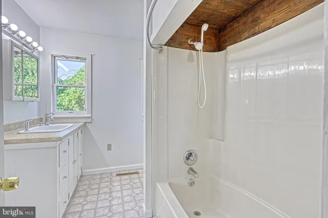 $454,999 | 305 West Shady Lane, Enola, PA 17025