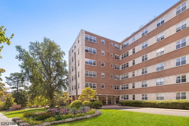 36 Hawthorne Place, Unit 2I Montclair, NJ 07042 - Photo 20 of 23 a front view of a building
