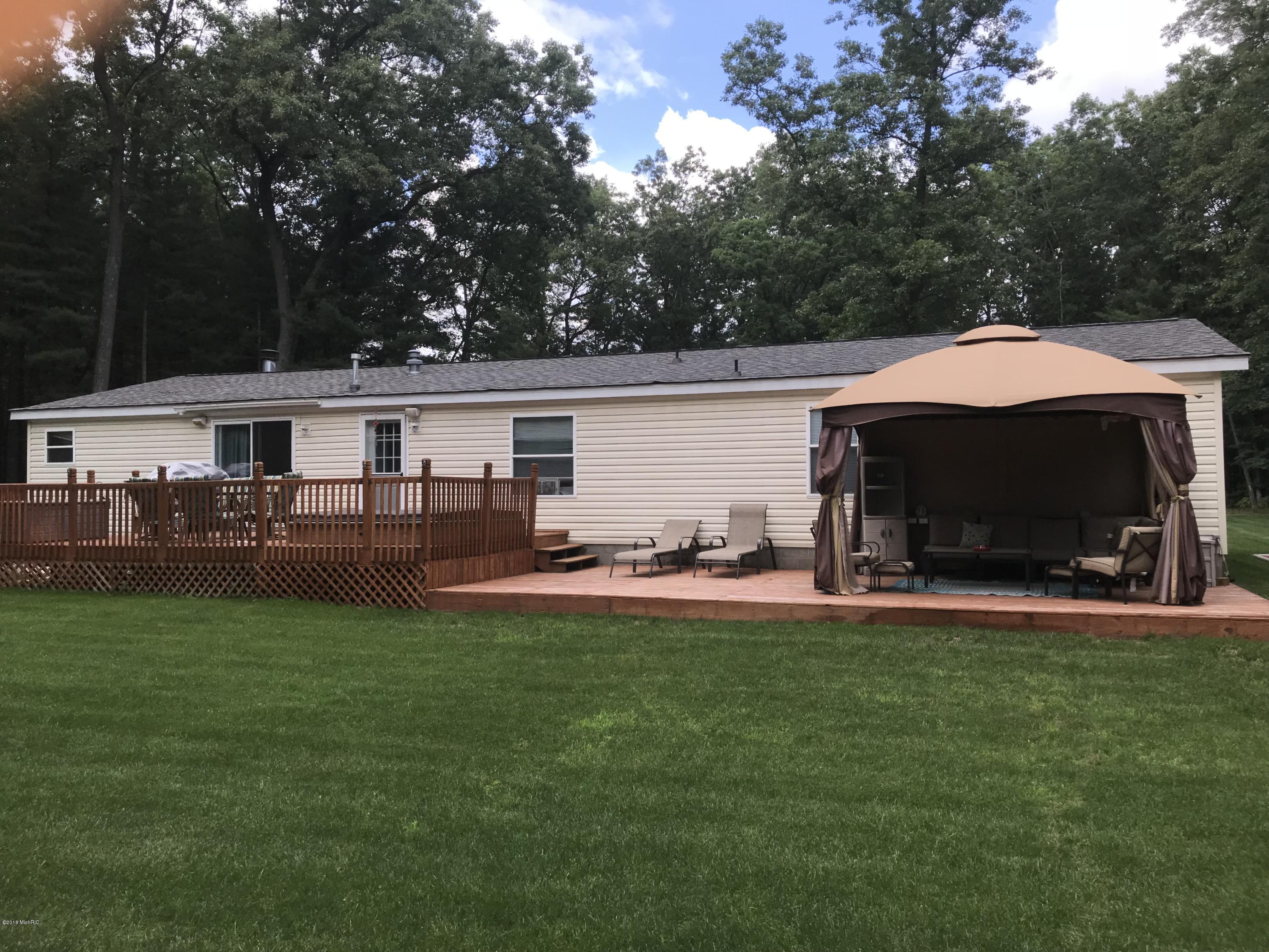 4831 MacArthur Road Muskegon, MI 49442 - Photo 4 of 23 back yard view 2 mac