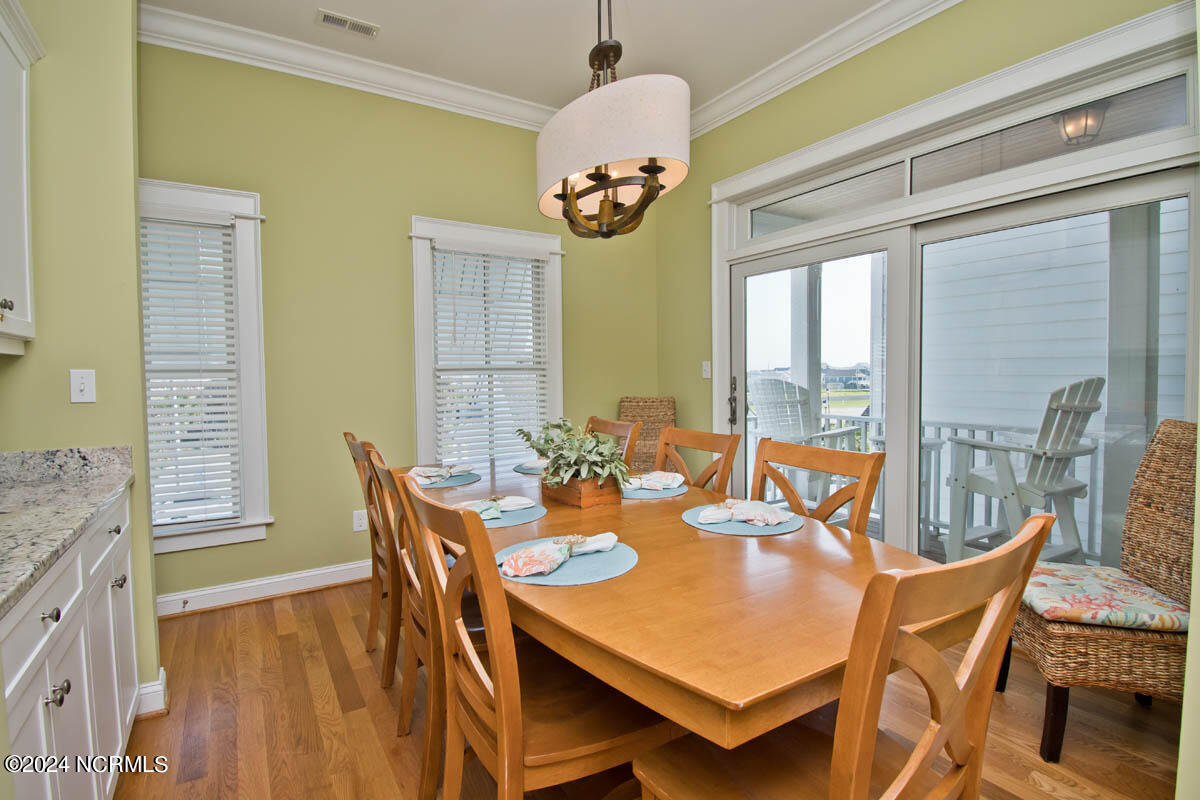 175 Atlantic Boulevard Atlantic Beach, NC 28512 - Photo 22 of 61 Dining room