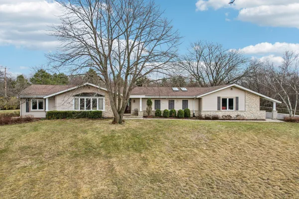 $675,000 | W338-s4370 Drumlin Drive, Dousman, WI 53118