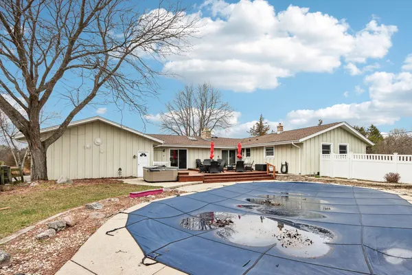 $675,000 | W338-s4370 Drumlin Drive, Dousman, WI 53118