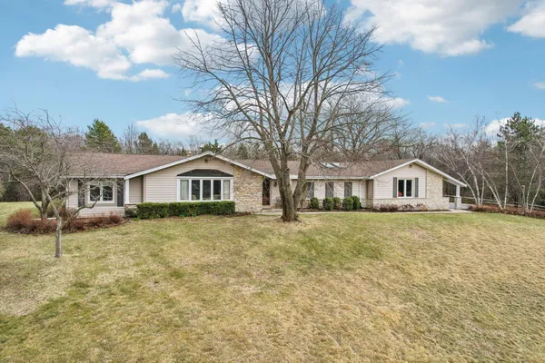 $675,000 | W338-s4370 Drumlin Drive, Dousman, WI 53118