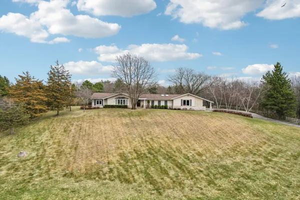 $675,000 | W338-s4370 Drumlin Drive, Dousman, WI 53118